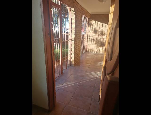 4 BEDROOM FREEHOLD FOR SALE IN SOSHANGUVE L